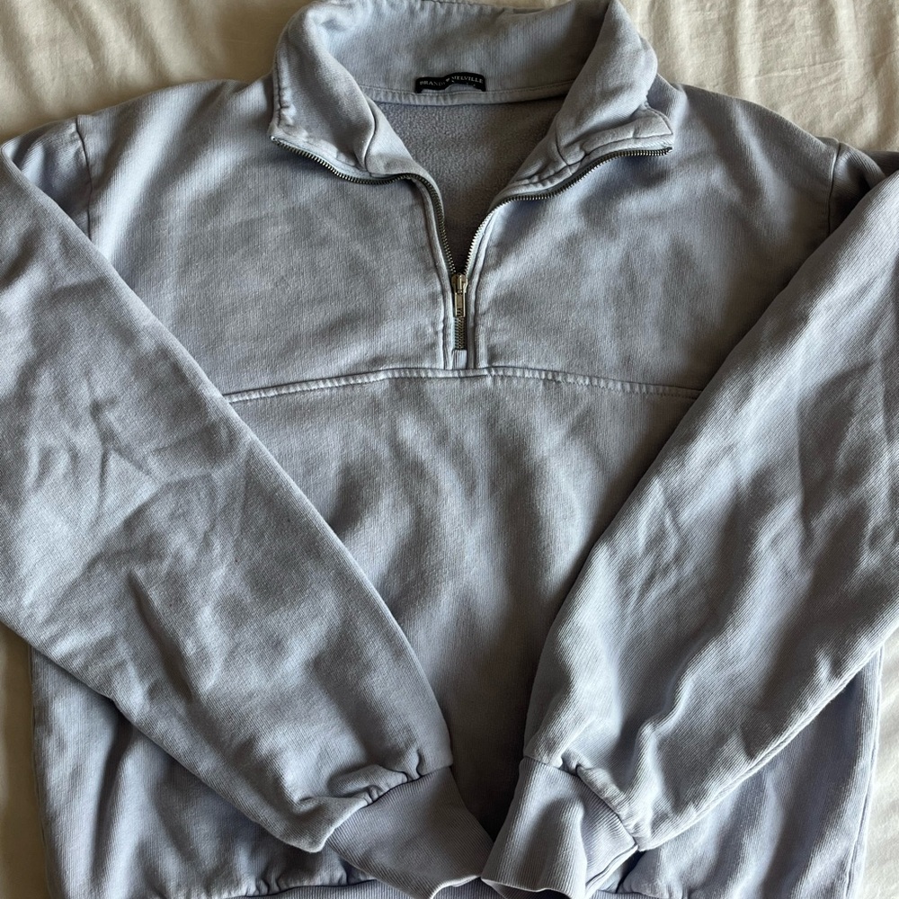 Brandy Melville Men's Gray Zip-Up Sweater
